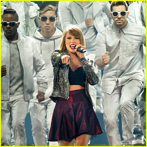 Taylor Swift Is Freaking Out After Breaking the Vevo Record!