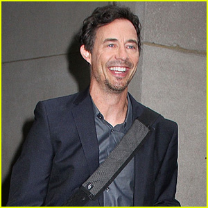 Tom Cavanagh Does 'Flash' Finale Promo in NYC