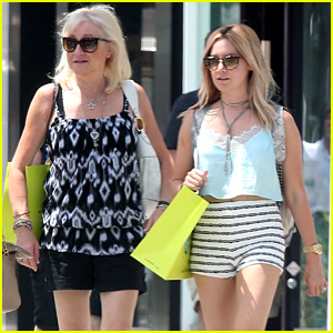 Ashley Tisdale Steps Out Before New 'Clipped' Tonight!