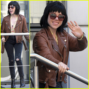 Carly Rae Jepsen Says Tom Hanks' Video Cameo Was a 'Miracle'