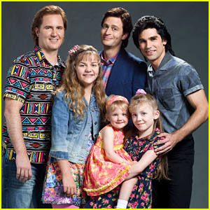 Lifetime Releases 'Full House' Cast Photo!