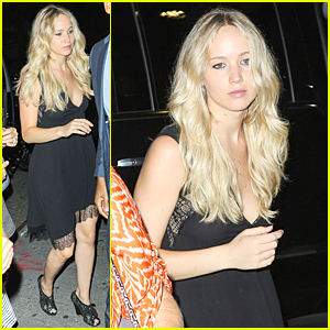 Jennifer Lawrence Hits Waverly Inn For Dinner With Family & Friends