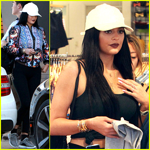 Kylie Jenner Shows That She Didn't Get Breast Implants - Watch Now!