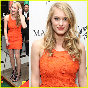 Leven Rambin Plays Mini-Golf At The Suddenly Summer Jam Event