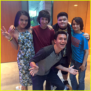 Rio Mangini Hosts Fun Viewing Party for Nickelodeon's 'One Crazy Cruise'