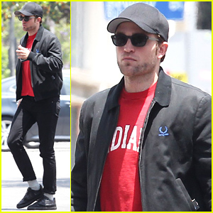 Robert Pattinson Is Looking Good with His Scruffy Stubble!