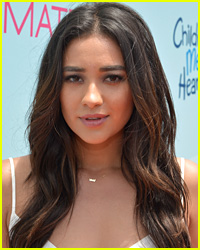 Shay Mitchell Reveals Fantasy 'Pretty Little Liars' Ending