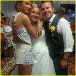 These Taylor Swift Fans Got Hitched at Her Concert!