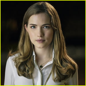 Scream's Willa Fitzgerald 'Freaked Out' the First Time She Saw the Mask on Set!
