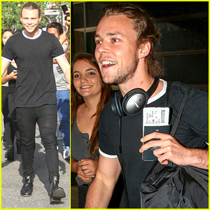 5 Seconds of Summer's Ashton Irwin Gets Surrounded By Fans In LA