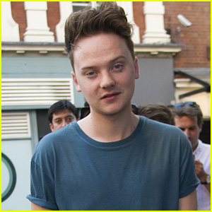 Watch Conor Maynard Plank on Top of Someone