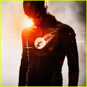 Grant Gustin Debuts New 'Flash' Suit!