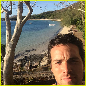 Ian Harding Enjoys Paradise Vacation in Fiji!