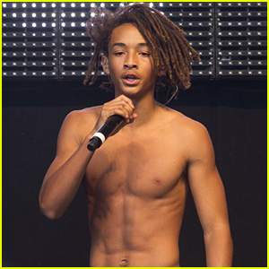 Jaden Smith Strips Off His Shirt on Stage!