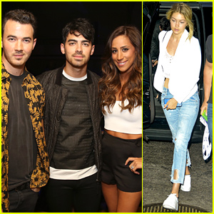 Joe & Kevin Jonas Watch Younger Brother Nick Perform in NYC!