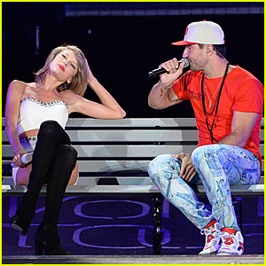 Taylor Swift Performs 'Take Your Time' With Sam Hunt in Chicago - Watch Now!