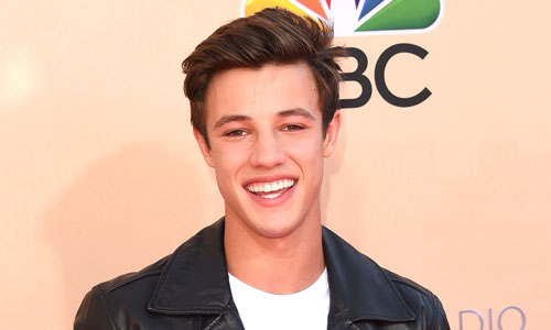 Cameron Dallas Happy to Hang Out With All His Social Media Pals!