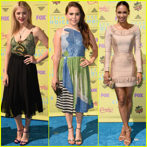 Chloe Moretz & Mae Whitman Hit Up Teen Choice Awards 2015 With Candice Patton