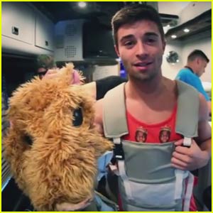 Jake Miller Fools His Fans in Hamster Costume in New 'Dazed & Confused' Tour Diary - Watch Now!