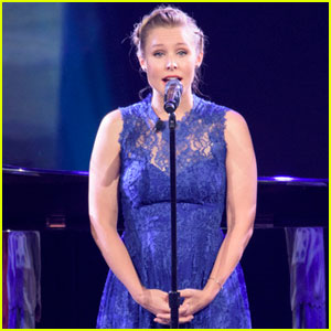 'Frozen' Cast Sings 'Do You Want to Build a Snowman?' at D23 Expo - Watch Now!