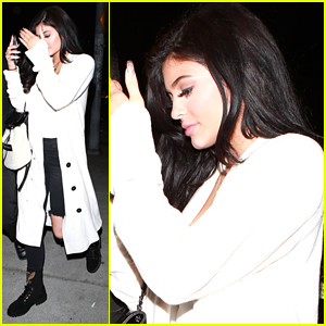 Kylie Jenner Gives Out Warm Hugs During Children's Hospital LA Visit On 'Kingin' With Tyga'