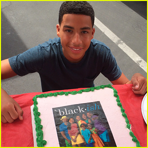 Marcus Scribner Surprises 'black-ish' Cast With Cold Stone Creamery Cake!