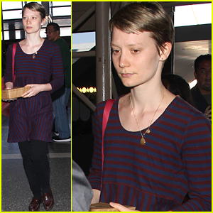 Mia Wasikowska Takes To The Skies After 'Looking Glass' Promo
