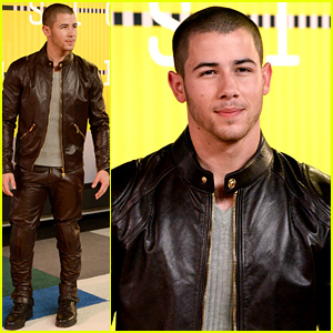 Nick Jonas Arrives for the MTV VMAs 2015!