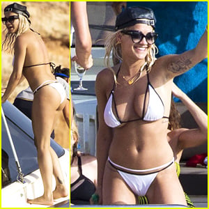 Rita Ora Flaunts Her Bikini Body in Ibiza!