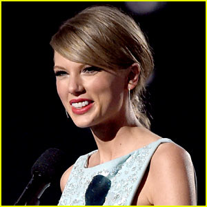 Taylor Swift Uses Song Lyrics to Shoot Down Castle Rumors