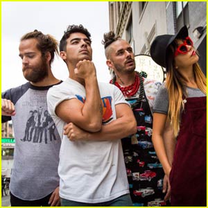 Joe Jonas' New Band DNCE Drops 'Cake By the Ocean' Song - Listen Now!