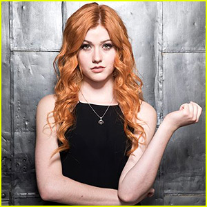Katherine McNamara May Or May Not Have Tripped While Running In 'Scorch Trials'