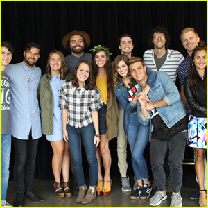 Sadie Robertson Sings 'Amazing Grace' With Packed Crowd At 'Live Original LIVE' Event