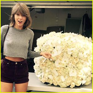 Taylor Swift Got Beautiful Flowers from Kanye West!
