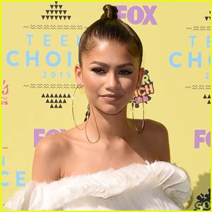 Zendaya Launches Crowdrise Campaign For Her Birthday After Attending HIV Prevention Event in South Africa