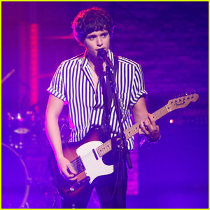 The Vamps 'Wake Up' the Crowd at 'Late Night With Seth Meyers' - Watch Now!