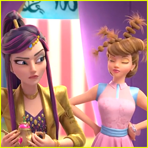 'Descendants: Wicked World' Introduces Two New Characters, Jordan & Freddie!