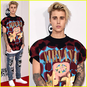 Justin Bieber Hits the American Music Awards 2015 Red Carpet!
