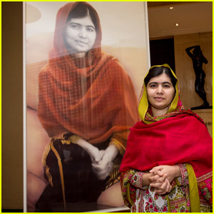 Malala Yousafzai Unveils Official Portrait in England