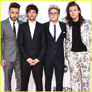 One Direction Makes an Entrance to the American Music Awards 2015!