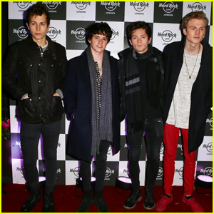 The Vamps Checks Out Pixie Lott in Concert!