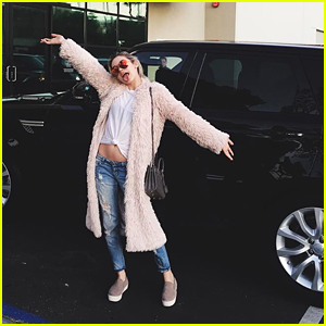 Amanda Steele Got A New Car For Christmas - See It Here!