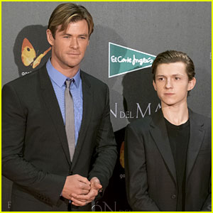 Tom Holland Joins Fellow Marvel Star Chris Hemsworth at 'In the Heart of the Sea' Premiere!