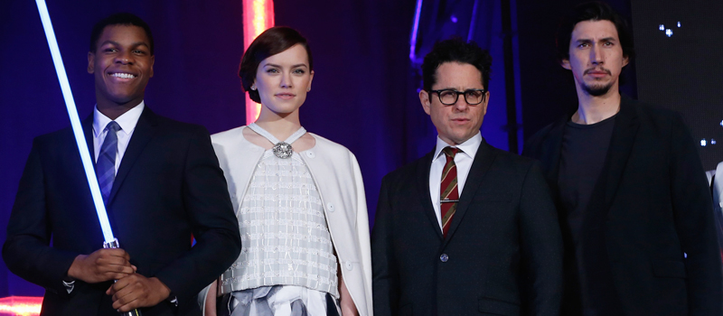 Daisy Ridley & John Boyega Hit Japan For ‘Star Wars: The Force Awakens’!