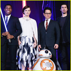 Daisy Ridley & John Boyega Hit Japan For 'Star Wars: The Force Awakens'!