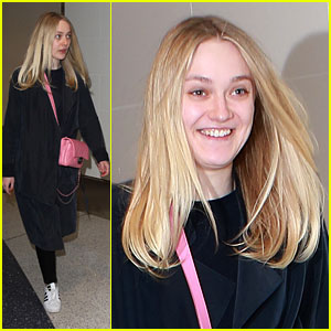 Dakota Fanning Keeps it Simple While Arriving at LAX