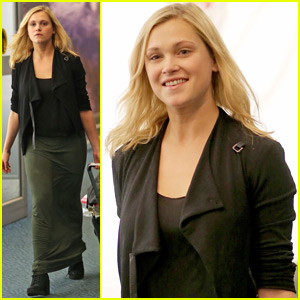 Eliza Taylor Heads Back to Vancouver to Continue 'The 100' Filming
