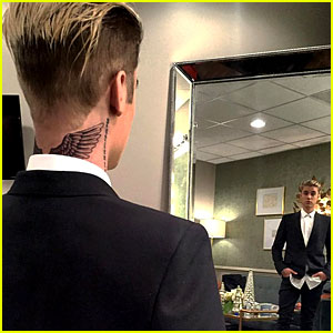 Justin Bieber Debuts New Wings Tattoo!