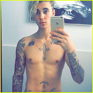 Justin Bieber's Latest Shirtless Selfie Is a Reminder to Follow Him on Snapchat!