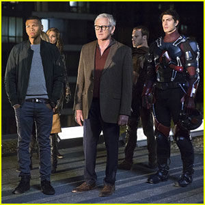 Travel Back in Time With 'DC's Legends of Tomorrow' Trailer - Watch Now!